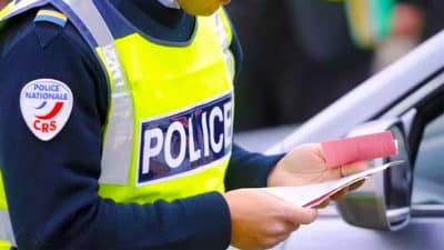 135 € d'amende et 3 points de moins aux automobilistes: attention à cet accessoire dans votre voiture