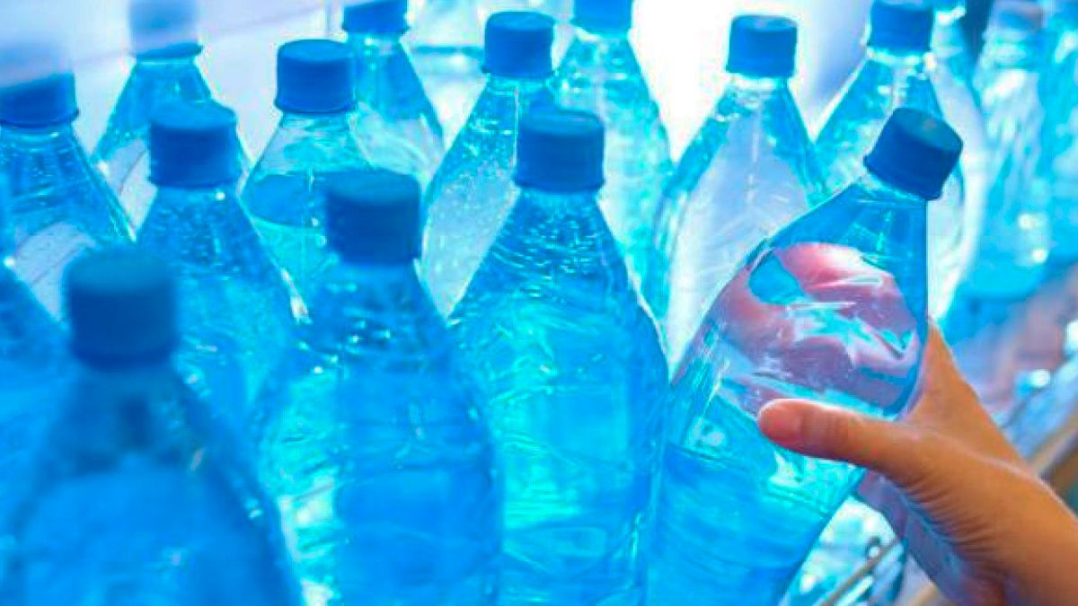 Adieu les bouteilles en plastique : l’Union Européenne s'apprête à tout bouleverser et cela pourrait vous déplaire !