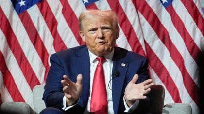 Trump évoque l'option du « changement de régime » en Iran