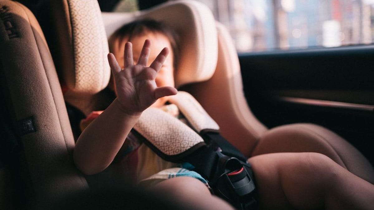 Belgique : un drame bouleverse le pays après la mort d’un bébé enfermé dans une voiture
