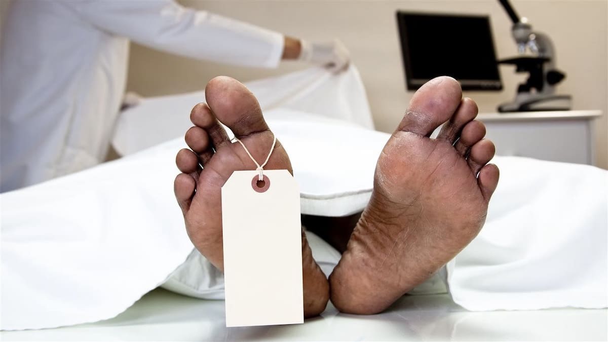 Embrasser les morts : les dangers surprenants pour la santé expliqués par un thanatologue