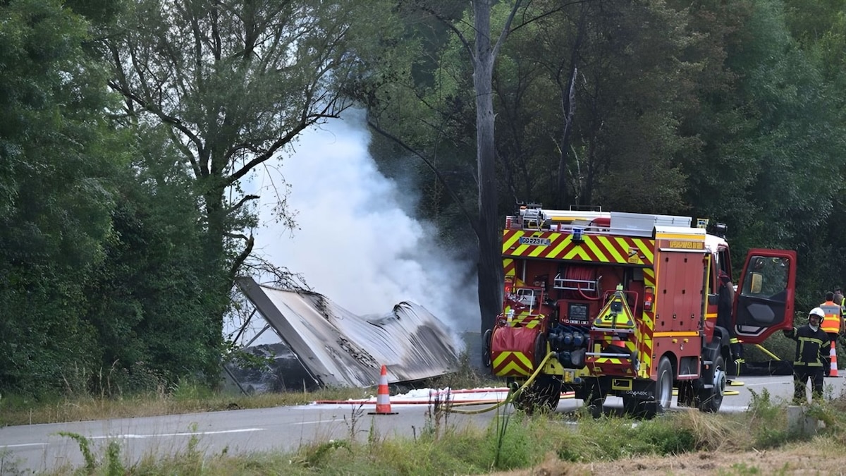 Tragédie sur la N124 à Dému : un camion en flammes, le conducteur a perdu la vie